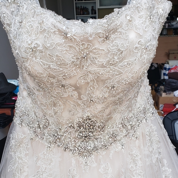 SOLD David Tutera for Mon Cheri - Picture 12 of 16